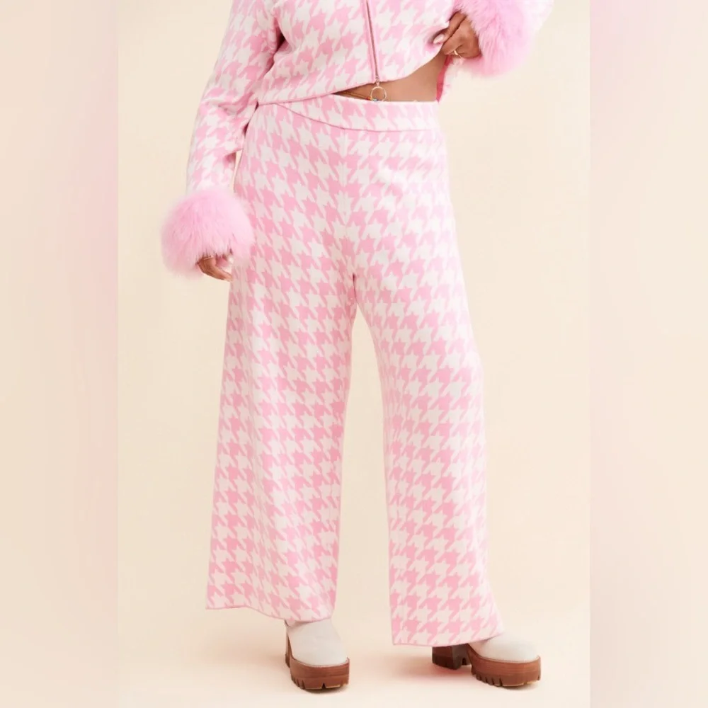 Show Me Your MuMu Pink Houndstooth Wide Leg Pants - Picture 7 of 8